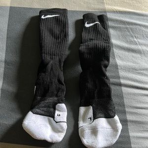 black and white nike elite socks